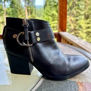 Marc Fisher VANQAR Pointed Toe Ankle Booties 6 Black Leather Moto Ankle Boots